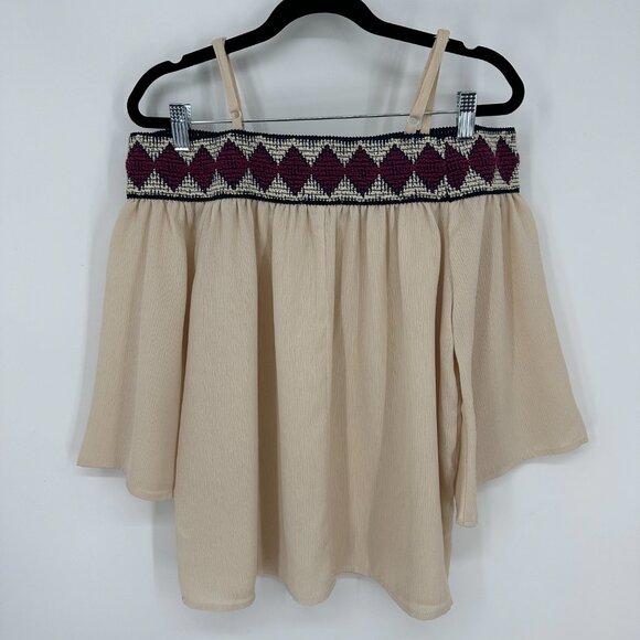 3/$25 Maurices Off the Shoulder Blouse Top M Aztec Tribal Trim Flare 3/4 Sleeves - Picture 2 of 7